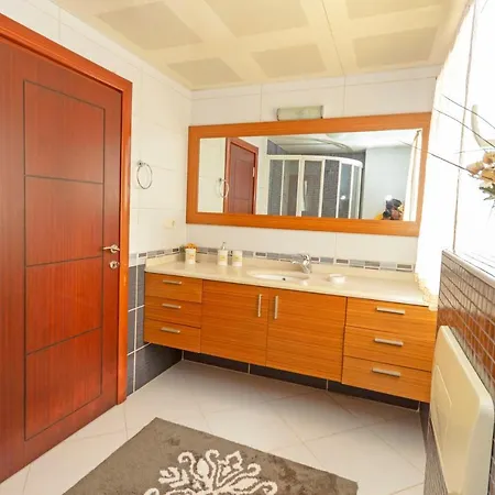Villa Paradise Town Hadrian 100 Mbps Free Wifi *