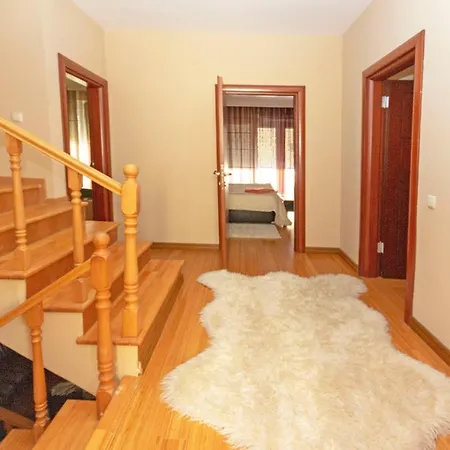 Paradise Town Hadrian 100 Mbps Free Wifi Villa *