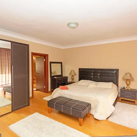 Paradise Town Hadrian 100 Mbps Free Wifi
