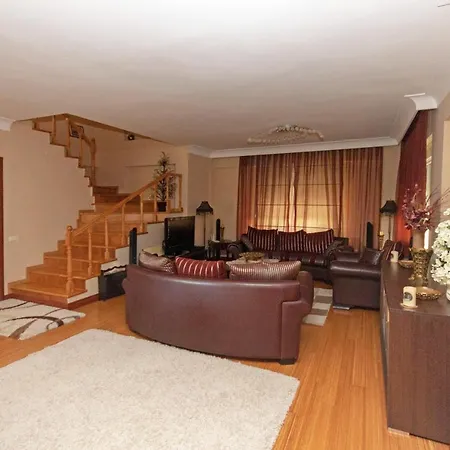 Paradise Town Hadrian 100 Mbps Free Wifi Villa *